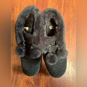 Tom’s 10 - pull on slippers